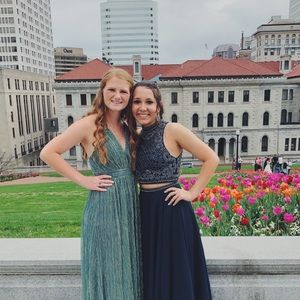 Meet your Posher, Caitlin